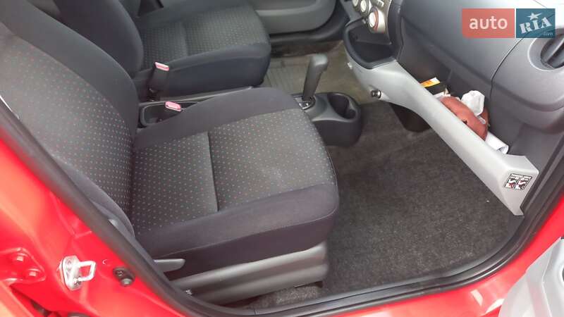 Хэтчбек Daihatsu Sirion 2008 в Киеве