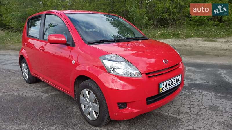 Хэтчбек Daihatsu Sirion 2008 в Киеве