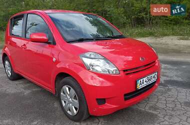 Хэтчбек Daihatsu Sirion 2008 в 