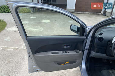 Хэтчбек Daihatsu Sirion 2006 в 