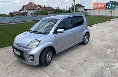 Хэтчбек Daihatsu Sirion 2006 в Новояворовске