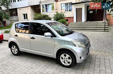 Хэтчбек Daihatsu Sirion 2008 в 