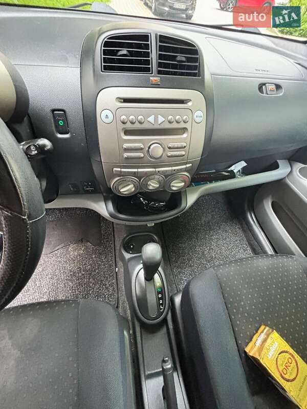 Хетчбек Daihatsu Sirion 2008 в Львові