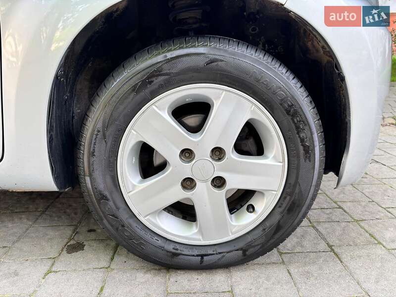 Хетчбек Daihatsu Sirion 2008 в Львові