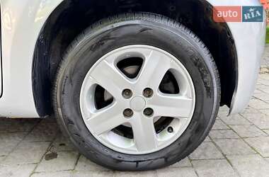 Хэтчбек Daihatsu Sirion 2008 в 