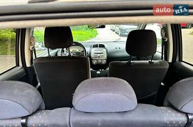 Хэтчбек Daihatsu Sirion 2008 в 
