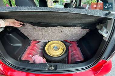Хэтчбек Daihatsu Sirion 2006 в 