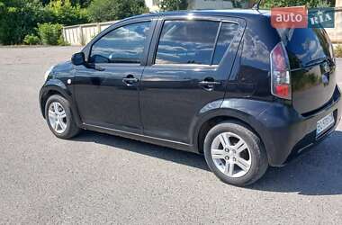 Хэтчбек Daihatsu Sirion 2009 в 