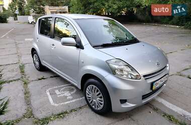 Хэтчбек Daihatsu Sirion 2008 в 