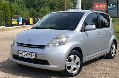 Хэтчбек Daihatsu Sirion 2006 в 