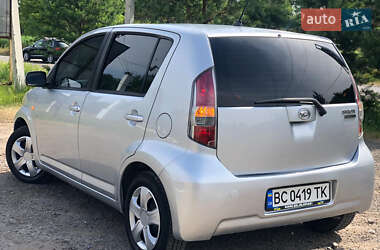 Хэтчбек Daihatsu Sirion 2006 в 