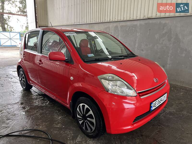 Daihatsu Sirion 2005