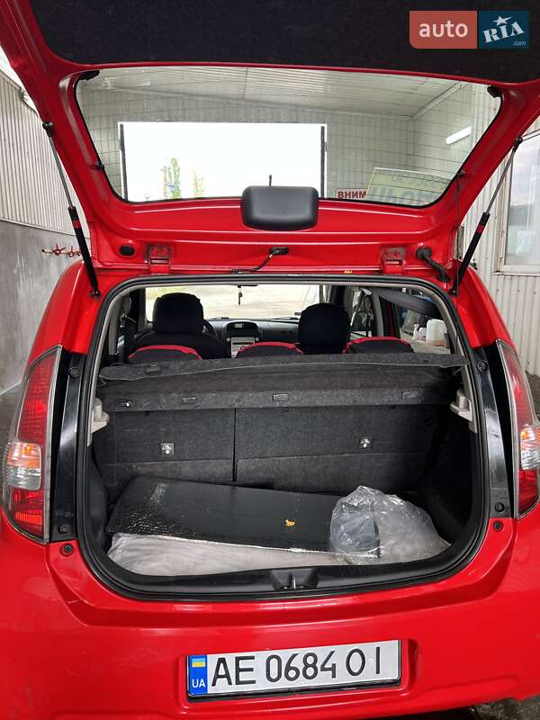 Хэтчбек Daihatsu Sirion 2005 в Покрове фото 7 Хэтчбек Daihatsu Sirion 2005 в Покрове