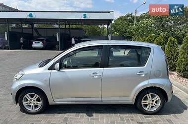 Хэтчбек Daihatsu Sirion 2008 в 