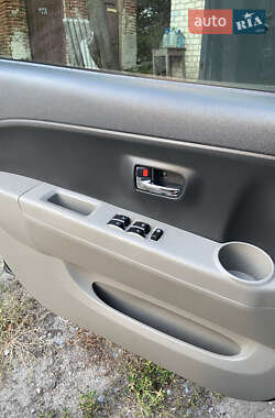 Хэтчбек Daihatsu Sirion 2007 в 