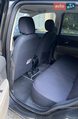 Хэтчбек Daihatsu Sirion 2007 в 