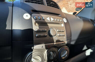 Хэтчбек Daihatsu Sirion 2006 в 