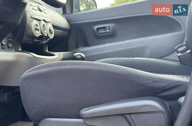Хэтчбек Daihatsu Sirion 2007 в 