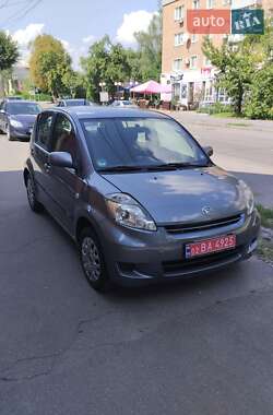 Хэтчбек Daihatsu Sirion 2010 в 