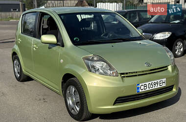 Хэтчбек Daihatsu Sirion 2005 в 