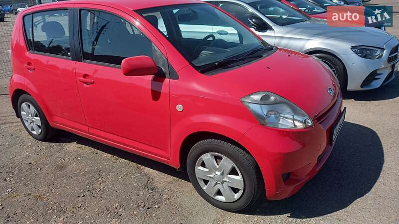 Хэтчбек Daihatsu Sirion 2008 в Киеве