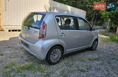 Хэтчбек Daihatsu Sirion 2006 в 