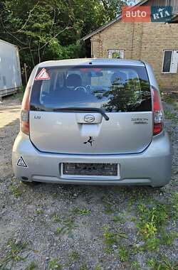 Хэтчбек Daihatsu Sirion 2006 в 