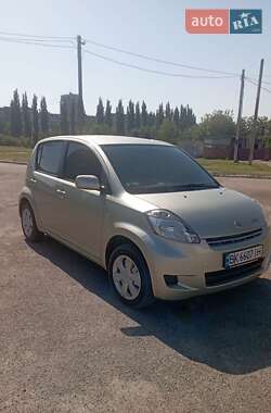 Хэтчбек Daihatsu Sirion 2009 в 