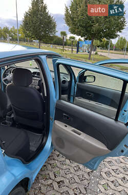 Хэтчбек Daihatsu Sirion 2006 в 
