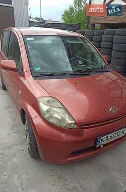 Хэтчбек Daihatsu Sirion 2006 в 