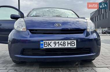 Хэтчбек Daihatsu Sirion 2005 в 