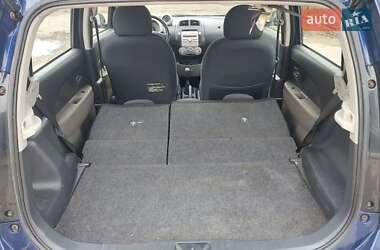 Хэтчбек Daihatsu Sirion 2005 в 