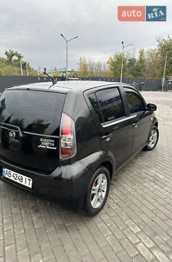 Хетчбек Daihatsu Sirion 2008 в 