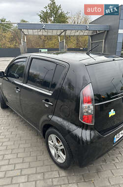 Хетчбек Daihatsu Sirion 2008 в 