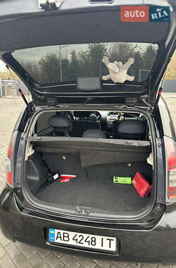 Хетчбек Daihatsu Sirion 2008 в 
