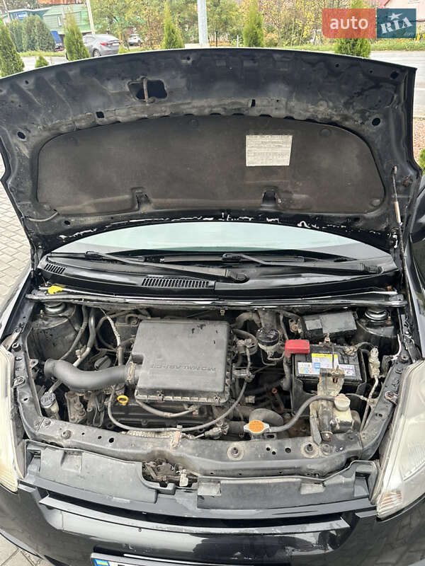 Хэтчбек Daihatsu Sirion 2008 в Киеве