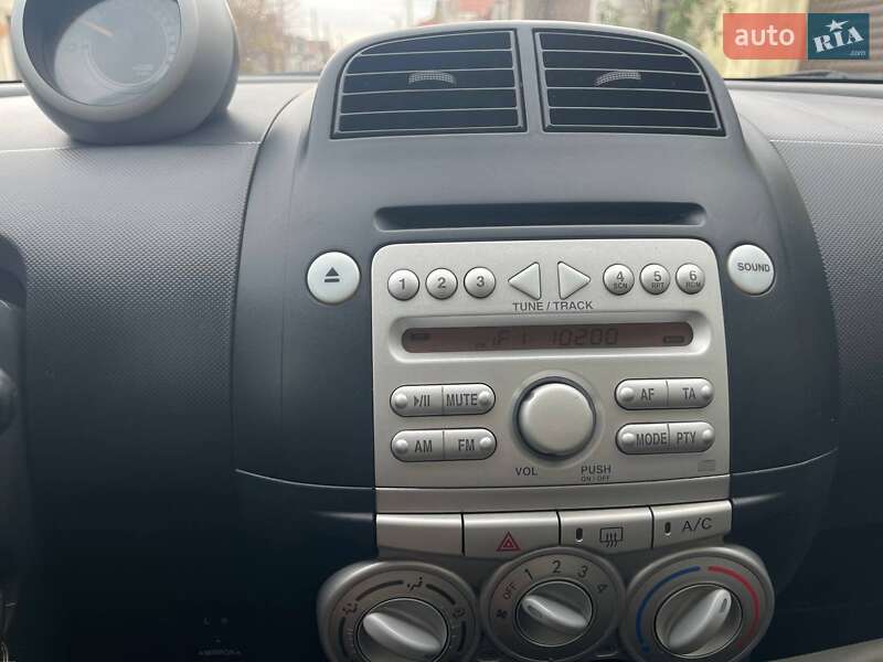 Хэтчбек Daihatsu Sirion 2006 в Одессе