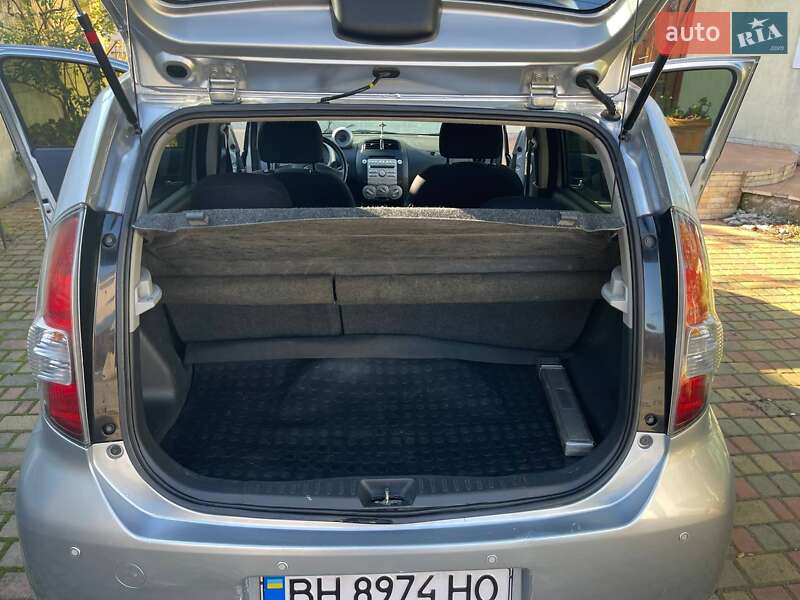 Хэтчбек Daihatsu Sirion 2006 в Одессе