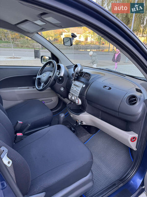 Хэтчбек Daihatsu Sirion 2005 в Львове