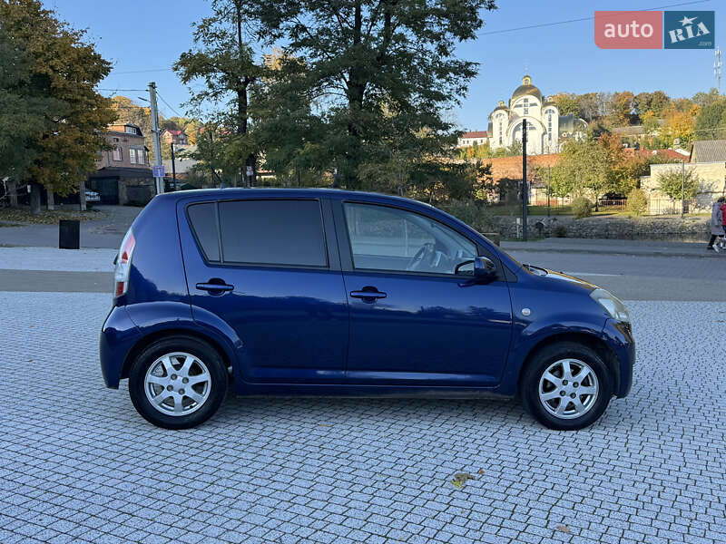 Хэтчбек Daihatsu Sirion 2005 в Львове