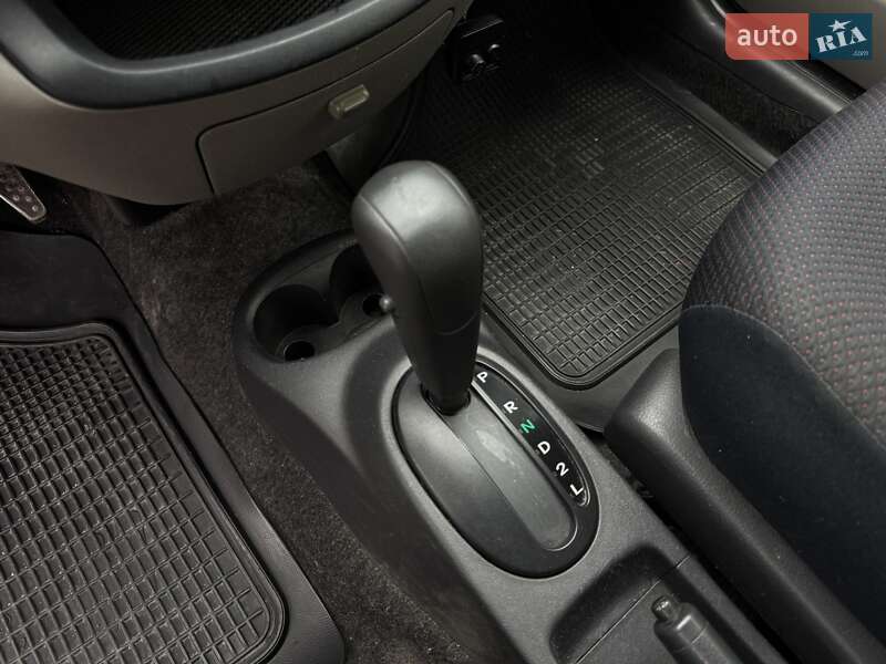 Хэтчбек Daihatsu Sirion 2006 в Одессе