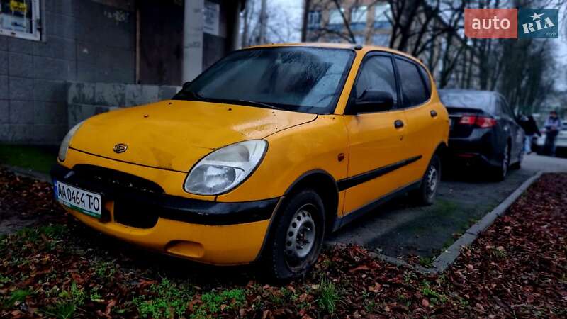 Хэтчбек Daihatsu Sirion 1999 в Киеве фото 2 Хэтчбек Daihatsu Sirion 1999 в Киеве