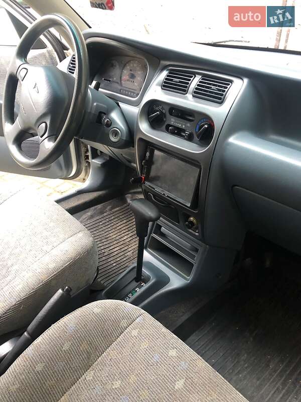 Хэтчбек Daihatsu Sirion 2001 в Львове фото 5 Хэтчбек Daihatsu Sirion 2001 в Львове
