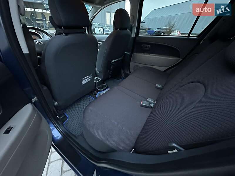 Хэтчбек Daihatsu Sirion 2005 в Львове