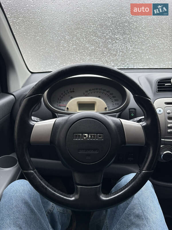 Хетчбек Daihatsu Sirion 2007 в Чернівцях фото 11 Хетчбек Daihatsu Sirion 2007 в Чернівцях