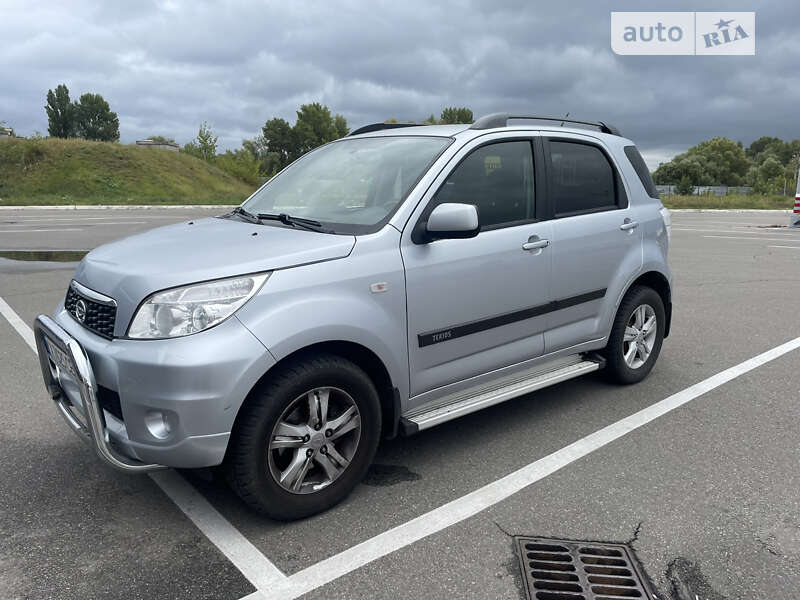 Позашляховик / Кросовер Daihatsu Terios 2012 в Києві