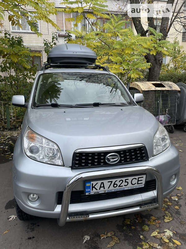 Позашляховик / Кросовер Daihatsu Terios 2012 в Києві