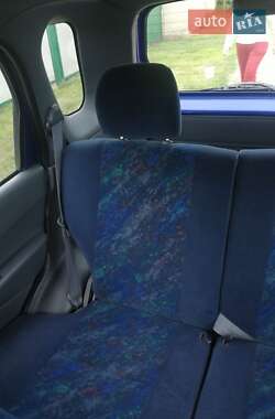Внедорожник / Кроссовер Daihatsu Terios 2000 в 