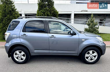 Позашляховик / Кросовер Daihatsu Terios 2010 в 