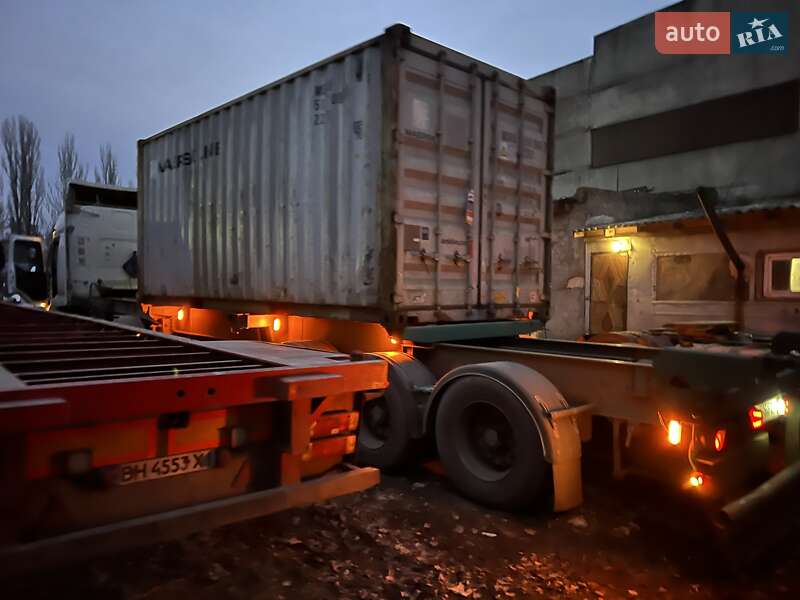 Контейнеровоз Dennison Trailers 2002 в Одессе